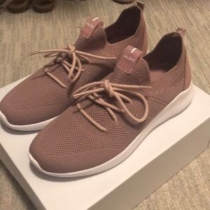 Mauve sneakers